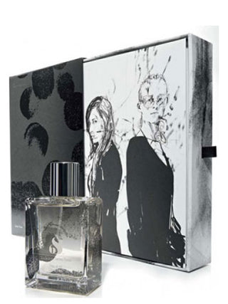 Six Scents Series Three 6 Ohne Titel: M Perfume for Women and Men - Fragrance Bottle Image