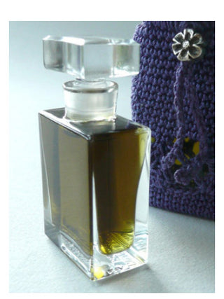 Vera Roxana Illuminated Perfume for Women and Men - Elegant Fragrance Bottle - Buy Online Now!