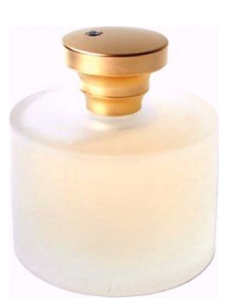 Ralph Lauren Glamourous Daylight Womens Perfume - Exquisite fragrance bottle on white background