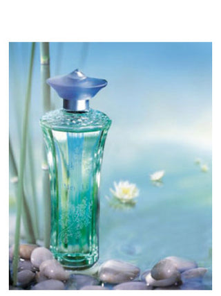 Mei Li ID Parfums for women - Exquisite floral fragrance in a elegant bottle - Buy now for a touch of luxury